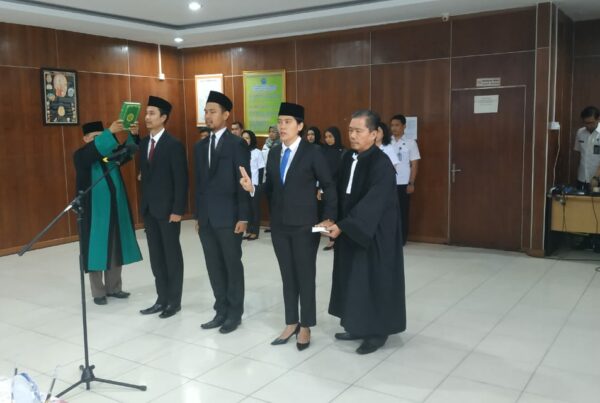 KEPALA BNNP RIAU MELANTIK PEJABAT PENGAWAS DI LINGKUNGAN BNN PROVINSI RIAU