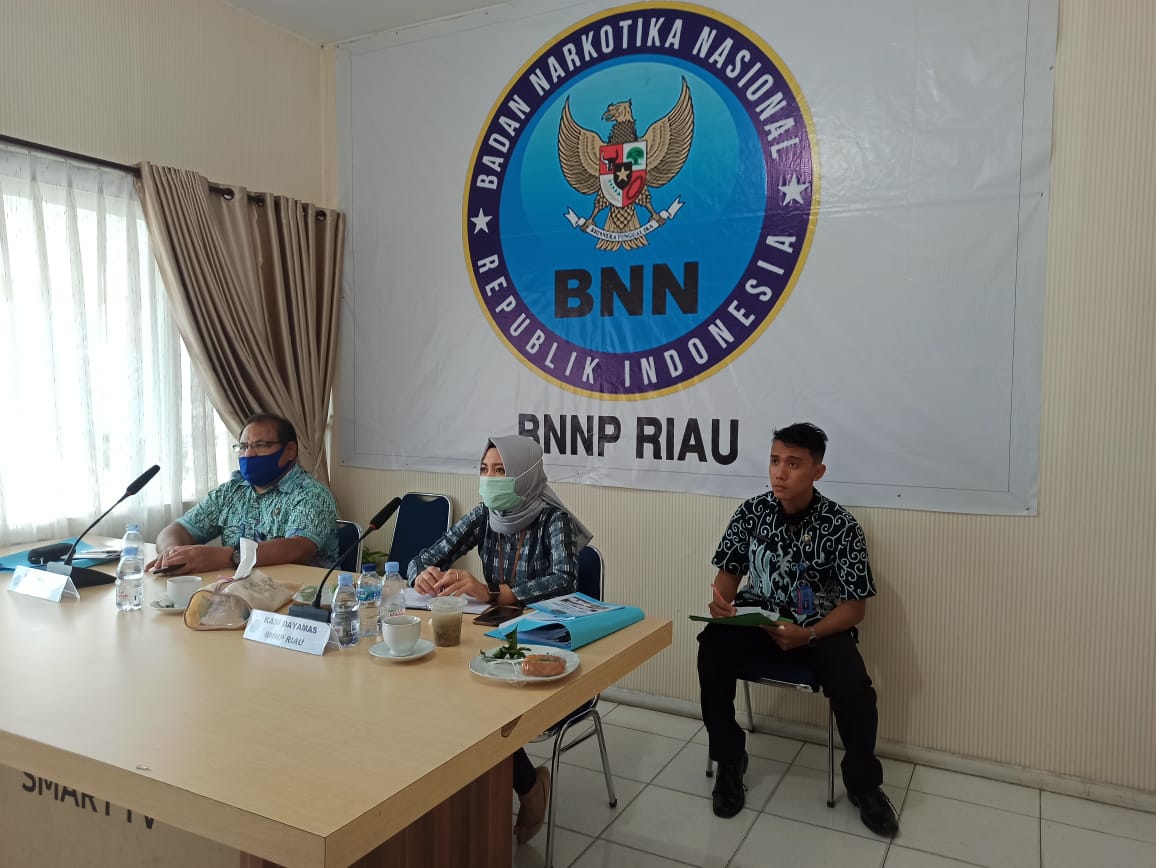 RAPAT KERJA TEKNIS BIDANG PEMBERDAYAAN MASYARAKAT BERSAMA BNN RI YANG DILAKUKAN MELALUI DARING RAPAT KERJA TEKNIS BIDANG PEMBERDAYAAN MASYARAKAT BERSAMA BNN RI YANG DILAKUKAN MELALUI DARING