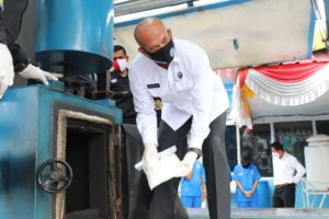 BNNP RIAU MUSNAHKAN 23 KG SHABU DAN 10.000 BUTIR PIL EKSTASI DENGAN MENGGUNAKAN ALAT INCENERATOR