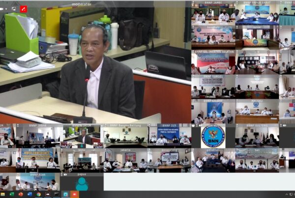 IRJEN POL ARMAN DEPARI PIMPIN RAPAT VIDCON BERSAMA SELURUH KEPALA BNNP TERKAIT COVID-19