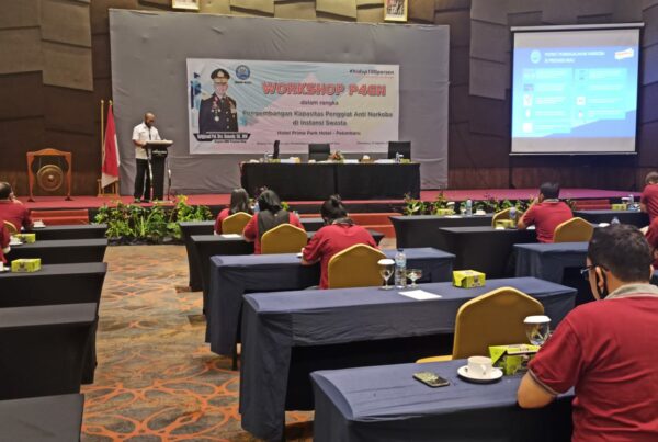 KEPALA BNN PROVINSI RIAU MEMBUKA WORKSHOP PENGGIAT ANTI NARKOBA DI INSTANSI SWASTA