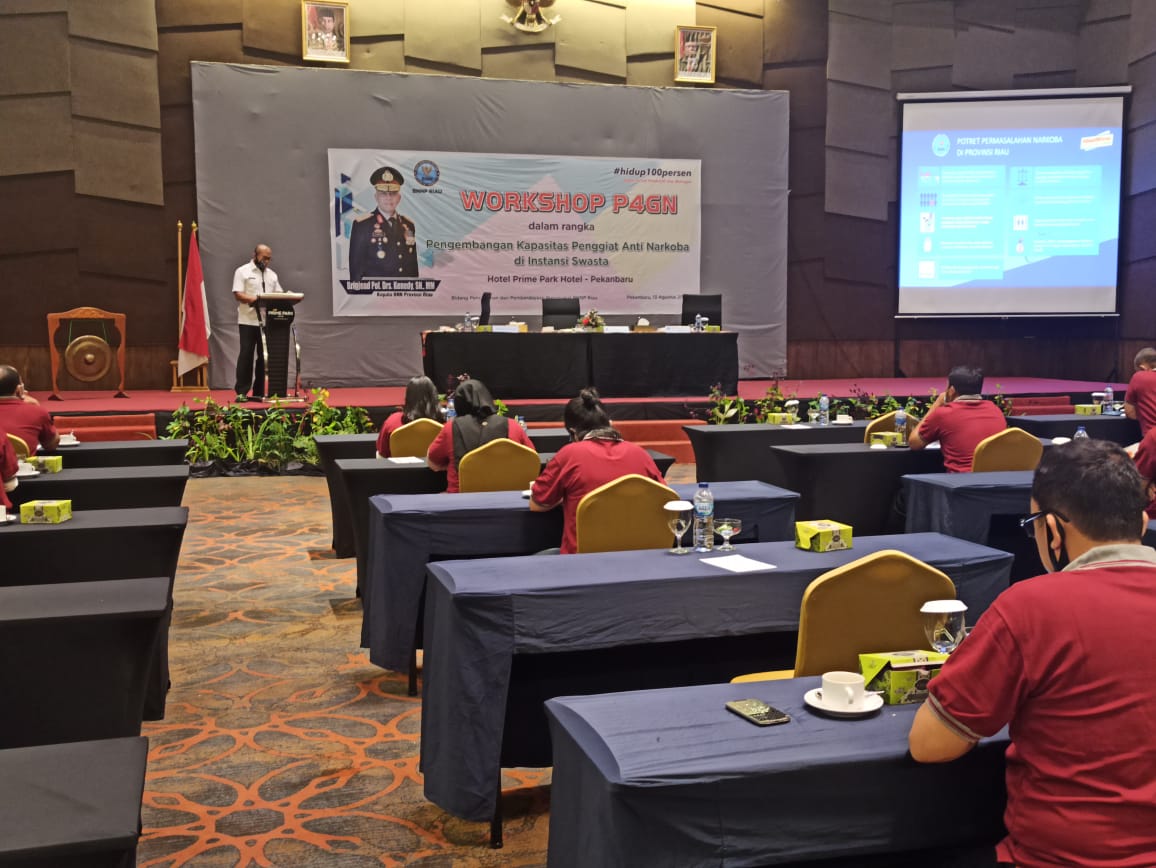KEPALA BNN PROVINSI RIAU MEMBUKA WORKSHOP PENGGIAT ANTI NARKOBA DI INSTANSI SWASTA KEPALA BNN PROVINSI RIAU MEMBUKA WORKSHOP PENGGIAT ANTI NARKOBA DI INSTANSI SWASTA