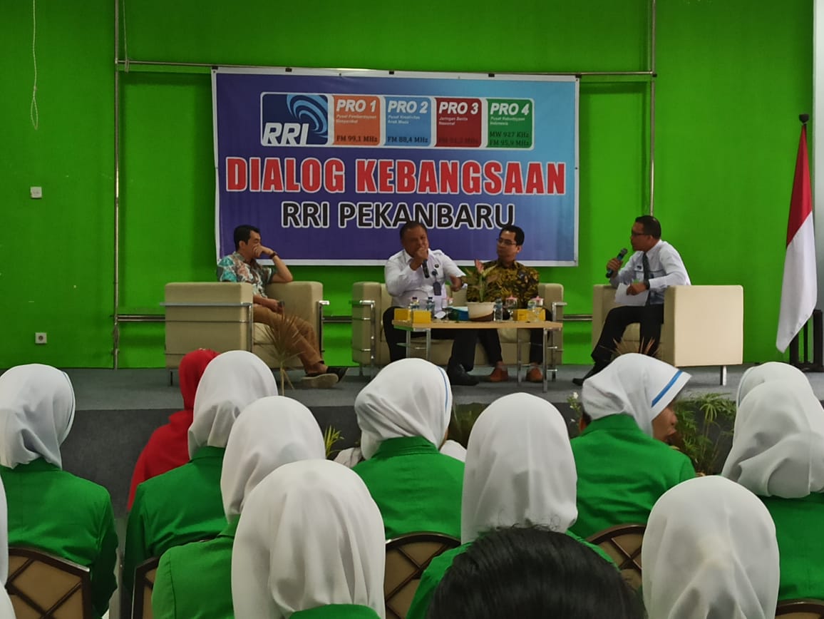 DIALOG KEBANGSAAN RRI PEKANBARU DI KAMPUS POLTEKES KEMENKES RIAU DIALOG KEBANGSAAN RRI PEKANBARU DI KAMPUS POLTEKES KEMENKES RIAU