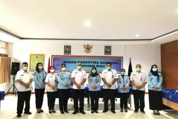 PENANDATANGANAN PERJANJIAN KERJASAMA (PKS) ANTARA BNN PROVINSI RIAU DAN LAPAS PEREMPUAN KELAS II A PEKANBARU PENANDATANGANAN PERJANJIAN KERJASAMA (PKS) ANTARA BNN PROVINSI RIAU DAN LAPAS PEREMPUAN KELAS II A PEKANBARU