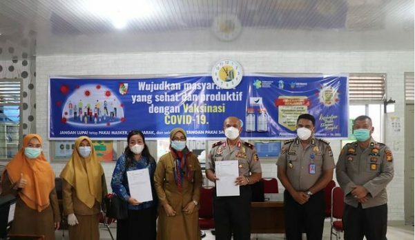 KEPALA BNN PROVINSI RIAU MENDAPATKAN VAKSIN CORONA SINOVAC DOSIS KEDUA