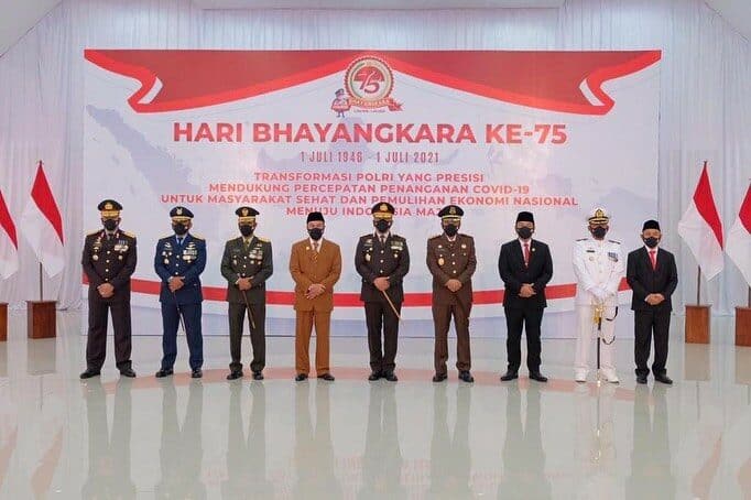 KEPALA BNNP RIAU MENGIKUTI KEGIATAN PERINGATAN HARI BHAYANGKARA KE-75 KEPALA BNNP RIAU MENGIKUTI KEGIATAN PERINGATAN HARI BHAYANGKARA KE-75