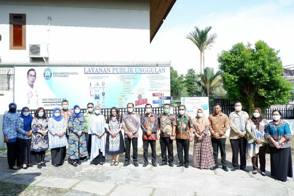 KEPALA BNN PROVINSI RIAU MELAKSANAKAN KUNJUNGAN KERJA KE BNN KOTA PEKANBARU KEPALA BNN PROVINSI RIAU MELAKSANAKAN KUNJUNGAN KERJA KE BNN KOTA PEKANBARU
