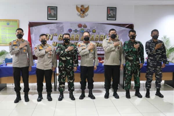 GELAR AKABRI ’90 UNTUK NEGERI, LAKSANAKAN VAKSINASI MASSAL DAN PEMBAGIAN BANSOS BAGI MASYARAKAT PEKANBARU