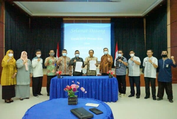 PENANDATANGANAN MOU BNNP RIAU DAN LPP RRI PEKANBARU SUARAKAN P4GN KE PELOSOK RIAU