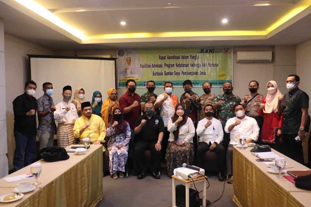 BNNP RIAU MELAKSANAKAN KEGIATAN RAPAT KOORDINASI KETAHANAN KELUARGA ANTI NARKOBA BNNP RIAU MELAKSANAKAN KEGIATAN RAPAT KOORDINASI KETAHANAN KELUARGA ANTI NARKOBA