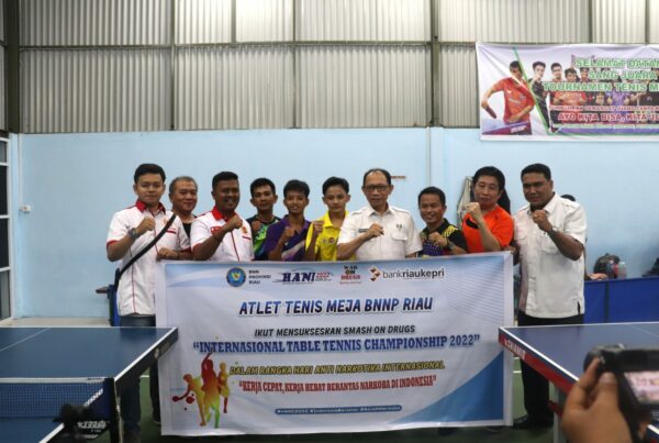 Kepala BNN Riau Kunjungi Latihan sekaligus Lepas Atlet Tenis Meja Pekanbaru Ajang Smash on Drugs International Championship Table Tennis 2022