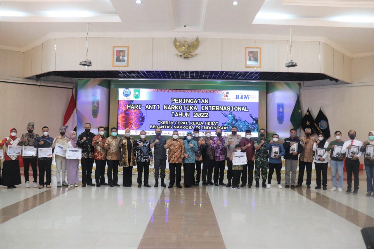 PRESS RELEASE HARI ANTI NARKOTIKA INTERNASIONAL (HANI) 2022 “KERJA CEPAT KERJA HEBAT BERANTAS NARKOBA DI INDONESIA” PRESS RELEASE HARI ANTI NARKOTIKA INTERNASIONAL (HANI) 2022 “KERJA CEPAT KERJA HEBAT BERANTAS NARKOBA DI INDONESIA”