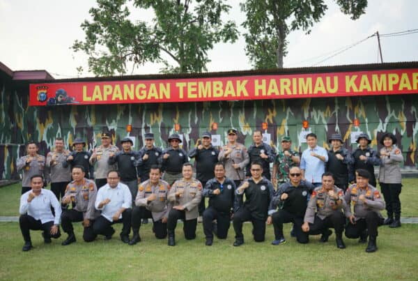 Sinergi Bersama Lawan Narkoba, BNN RI dan Forkopimda Riau Ikuti Kegiatan Menembak Eksibisi Sinergi Bersama Lawan Narkoba, BNN RI dan Forkopimda Riau Ikuti Kegiatan Menembak Eksibisi