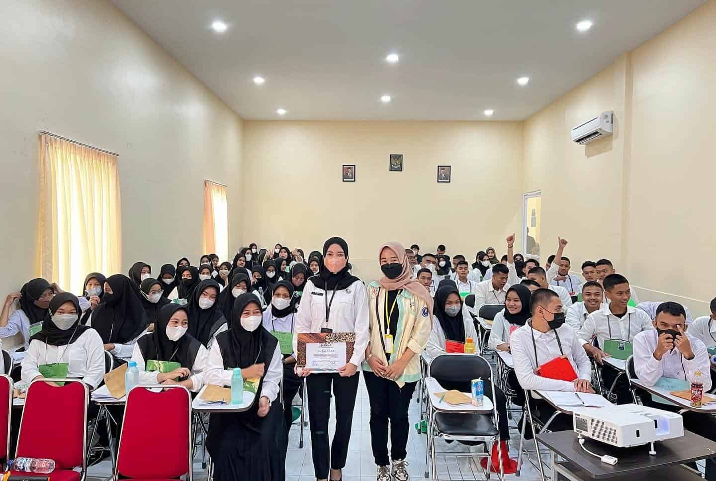 BNN Provinsi Riau Sapa Sobat Bersinar Universitas Awal Bros BNN Provinsi Riau Sapa Sobat Bersinar Universitas Awal Bros