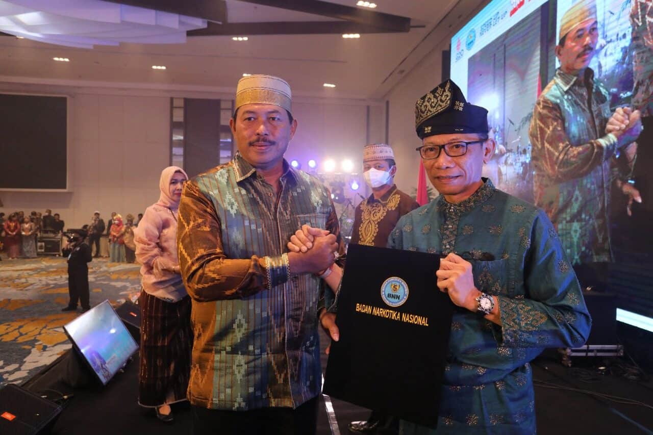 BNN PROVINSI RIAU MERAIH PENGHARGAAN PELAKSANAAN RAWAT JALAN TERBAIK 2022 BNN PROVINSI RIAU MERAIH PENGHARGAAN PELAKSANAAN RAWAT JALAN TERBAIK 2022