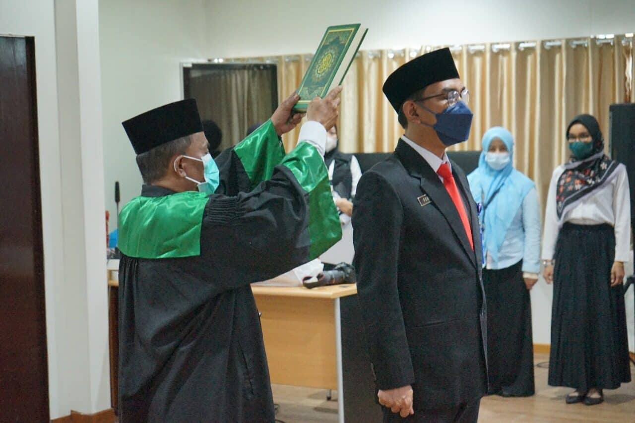 KEPALA BNN PROVINSI RIAU MELANTIK KEPALA BAGIAN UMUM BNN PROVINSI RIAU KEPALA BNN PROVINSI RIAU MELANTIK KEPALA BAGIAN UMUM BNN PROVINSI RIAU
