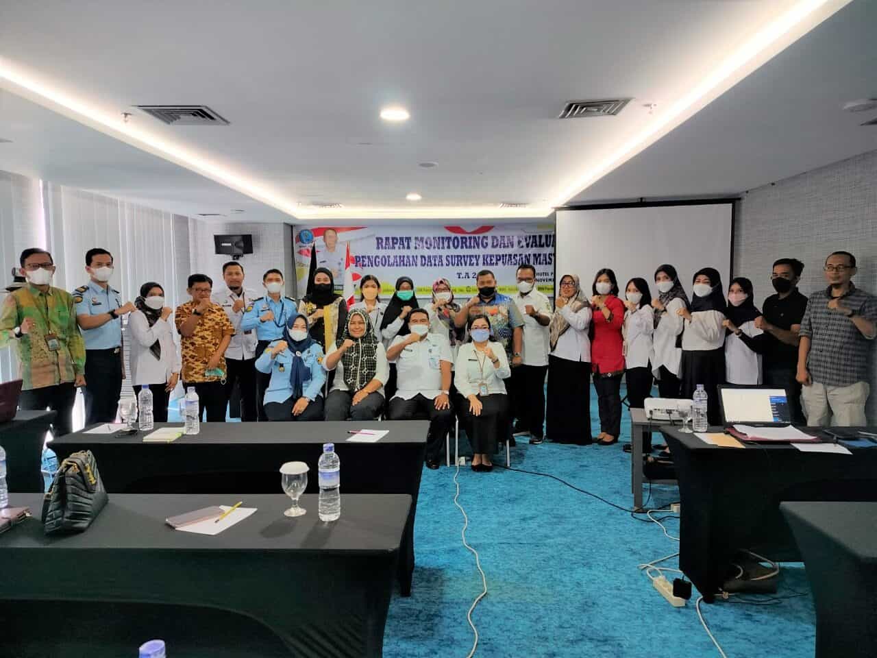 BNNP Riau Adakan Rapat Monitoring dan Evaluasi Pengolahan Data Survey Kepuasan Masyarakat Tahun Anggaran 2022 BNNP Riau Adakan Rapat Monitoring dan Evaluasi Pengolahan Data Survey Kepuasan Masyarakat Tahun Anggaran 2022