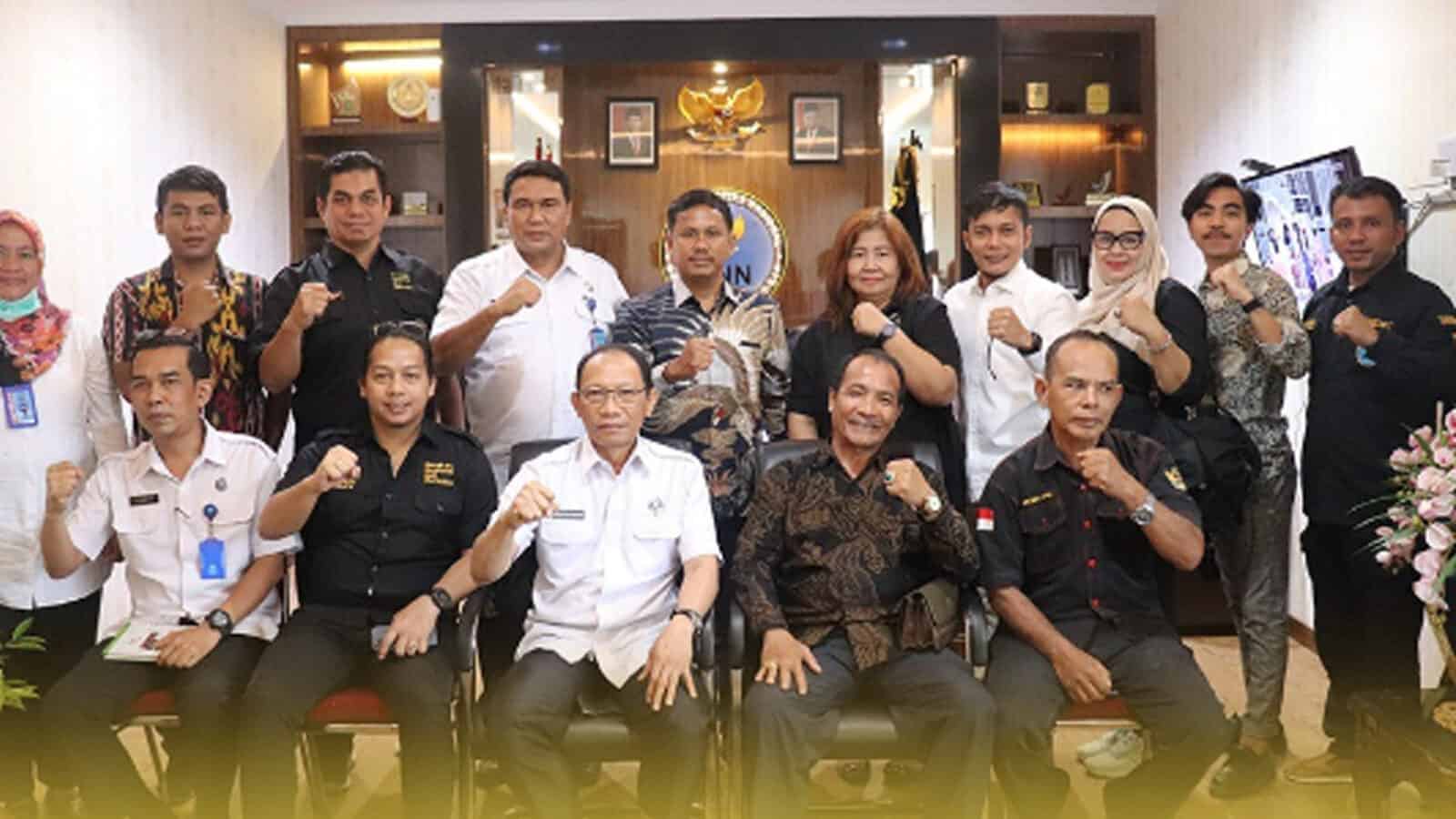 Kolaborasi Hebat! BNN Provinsi Riau dan GERANAT Riau Kepala BNN Provinsi Riau Hadiri Pembukaan Turnamen Futsal SMA/SMK Se-Riau