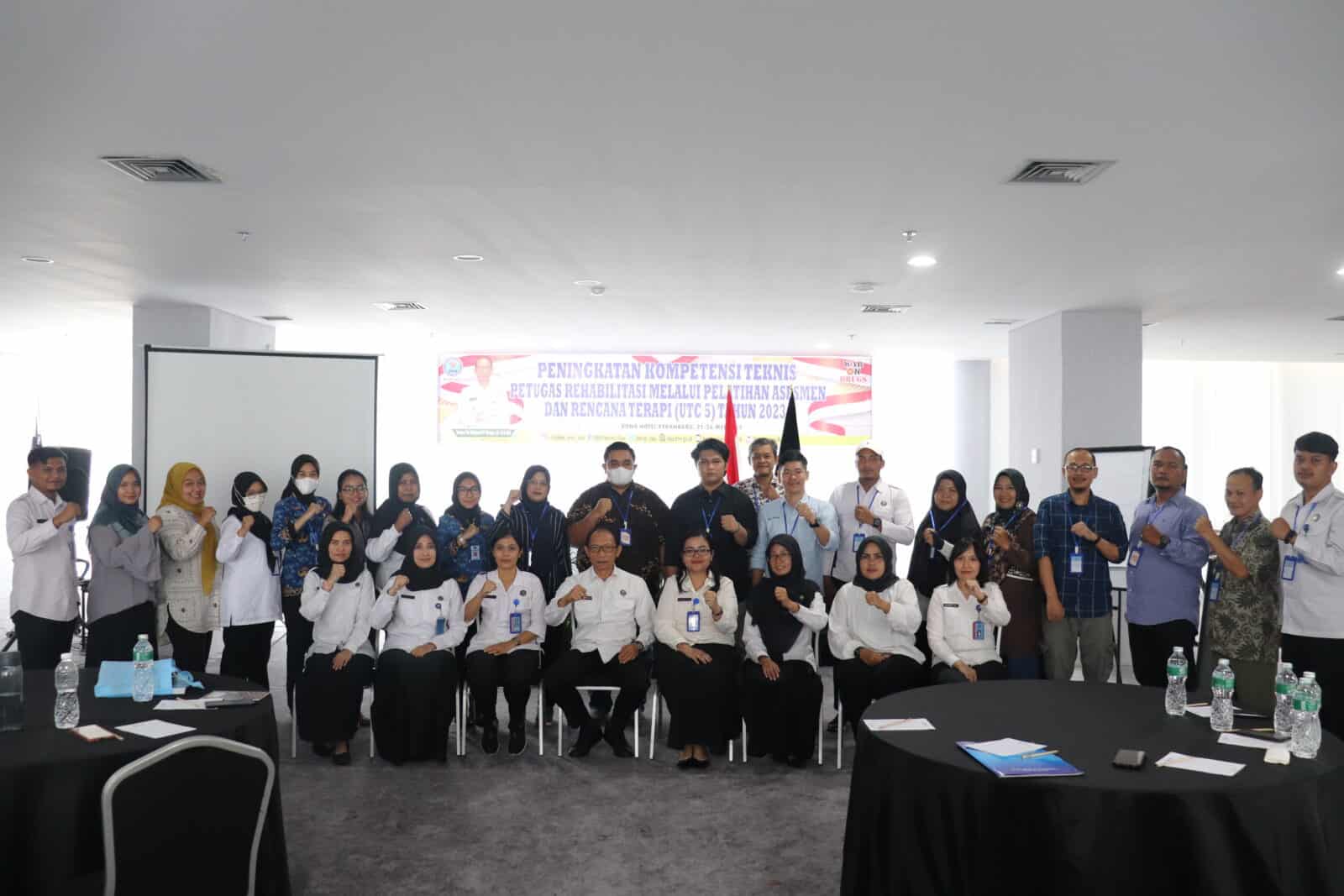 BNNP RIAU LAKSANAKAN KEGIATAN PENINGKATAN KOMPETENSI TEKNIS PETUGAS REHABILITASI MELALUI PELATIHAN ASESMEN DAN RENCANA TERAPI TAHUN 2023 BNNP RIAU LAKSANAKAN KEGIATAN PENINGKATAN KOMPETENSI TEKNIS PETUGAS REHABILITASI MELALUI PELATIHAN ASESMEN DAN RENCANA TERAPI TAHUN 2023