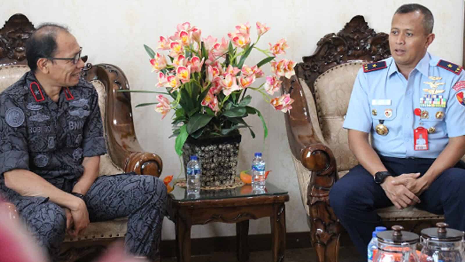 Komandan Pangkalan TNI AU Roesmin Nurjadin Mempererat Kerjasama dengan BNN Riau Kunjungan Silaturahmi Komandan Pangkalan TNI AU Roesmin Nurjadin