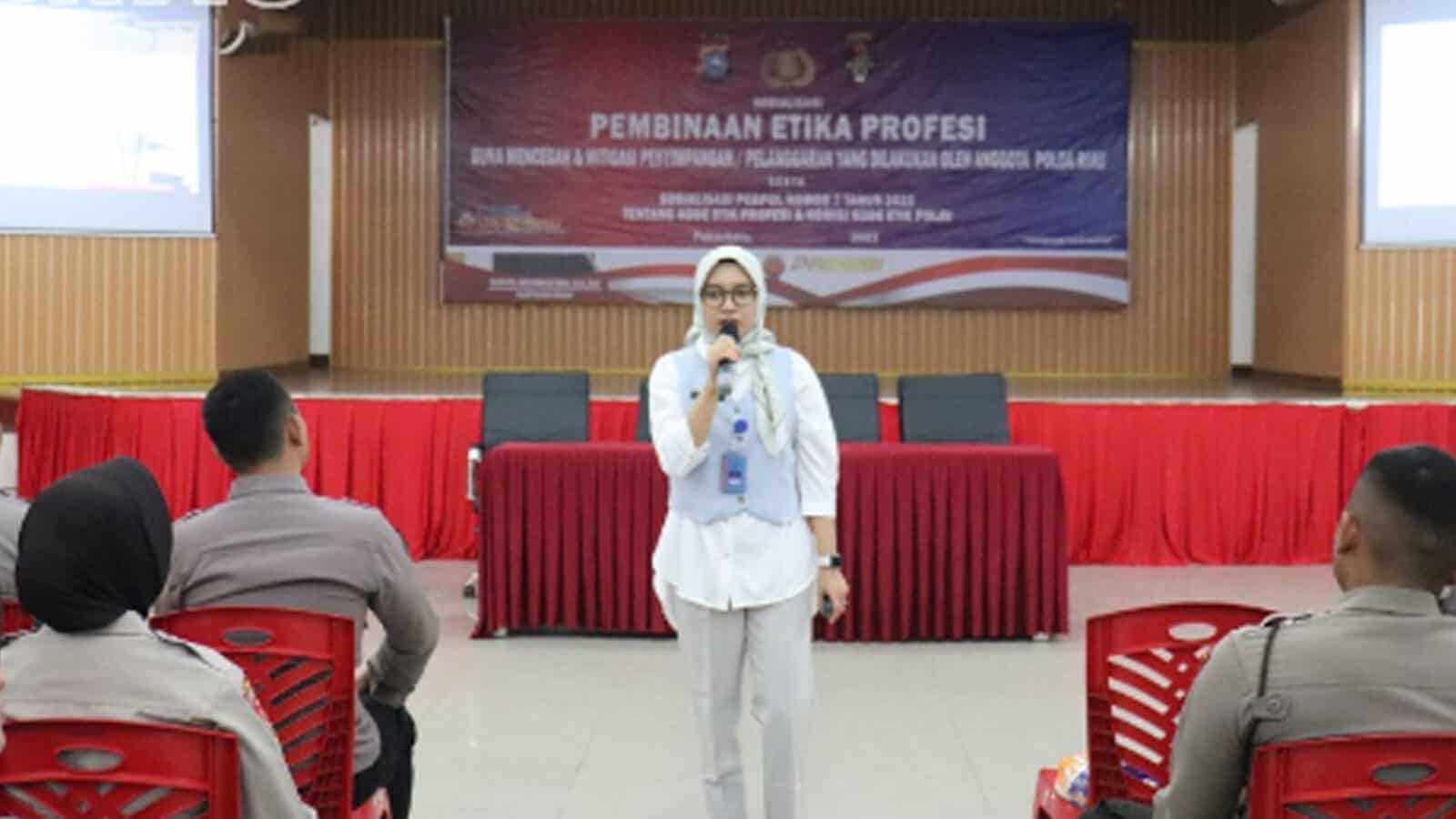 BNN Provinsi Riau Beri Penyuluhan Etika Profesi untuk Mencegah dan Mitigasi Penyimpangan dan Pelanggaran BNN Provinsi Riau Beri Penyuluhan Etika Profesi untuk Mencegah dan Mitigasi Penyimpangan dan Pelanggaran