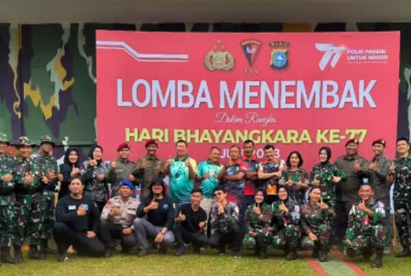 BNN Provinsi Riau Memeriahkan Hari Bhayangkara ke-77 dengan Berpartisipasi dalam Lomba Menembak