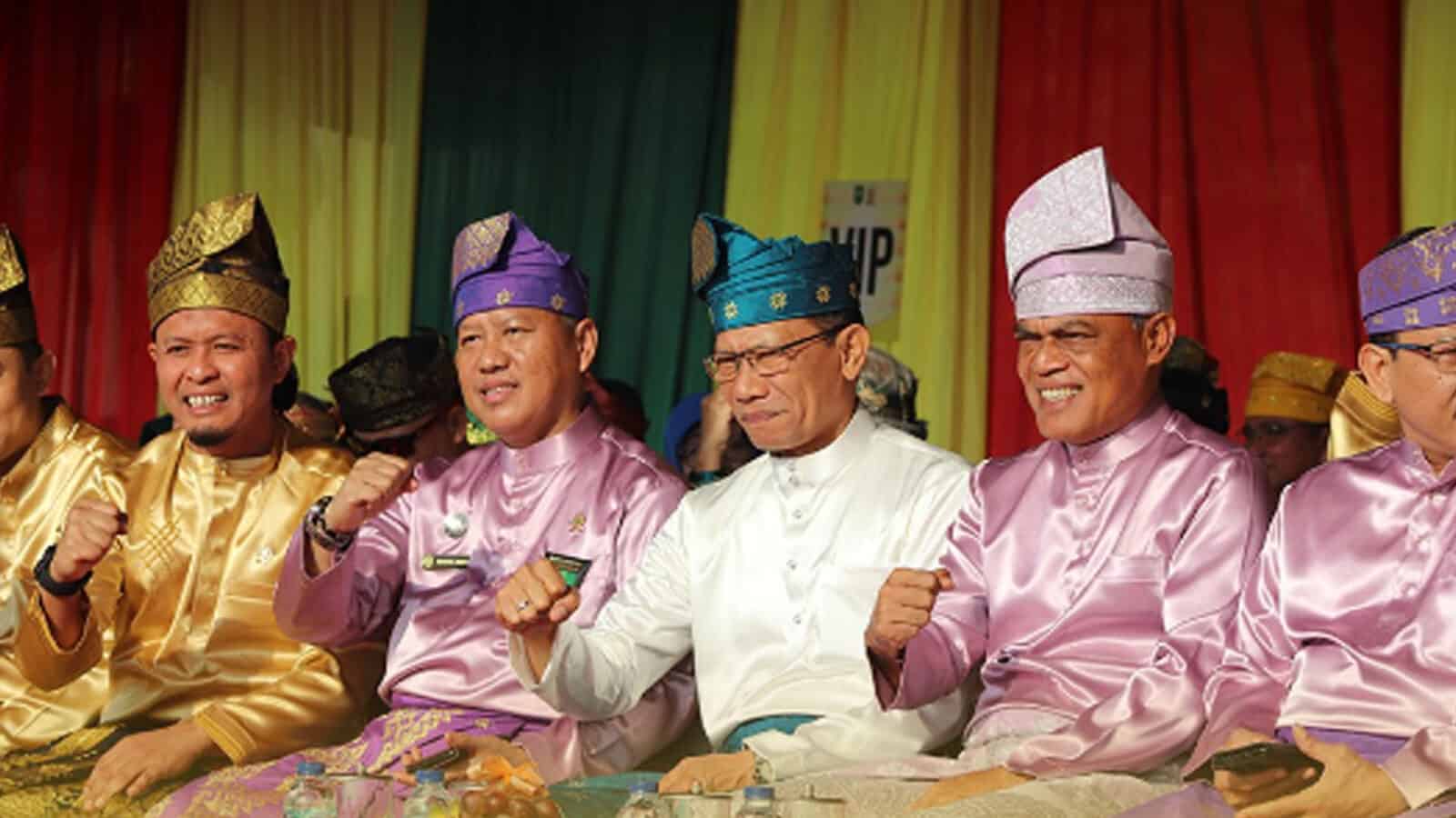 Brigjen Pol Robinson D.P. Siregar, Kepala BNN Provinsi Riau, Hadir dalam Acara Peringatan Hari Jadi Ke-66 Provinsi Riau Brigjen Pol Robinson D.P. Siregar, Kepala BNN Provinsi Riau, Hadir dalam Acara Peringatan Hari Jadi Ke-66 Provinsi Riau
