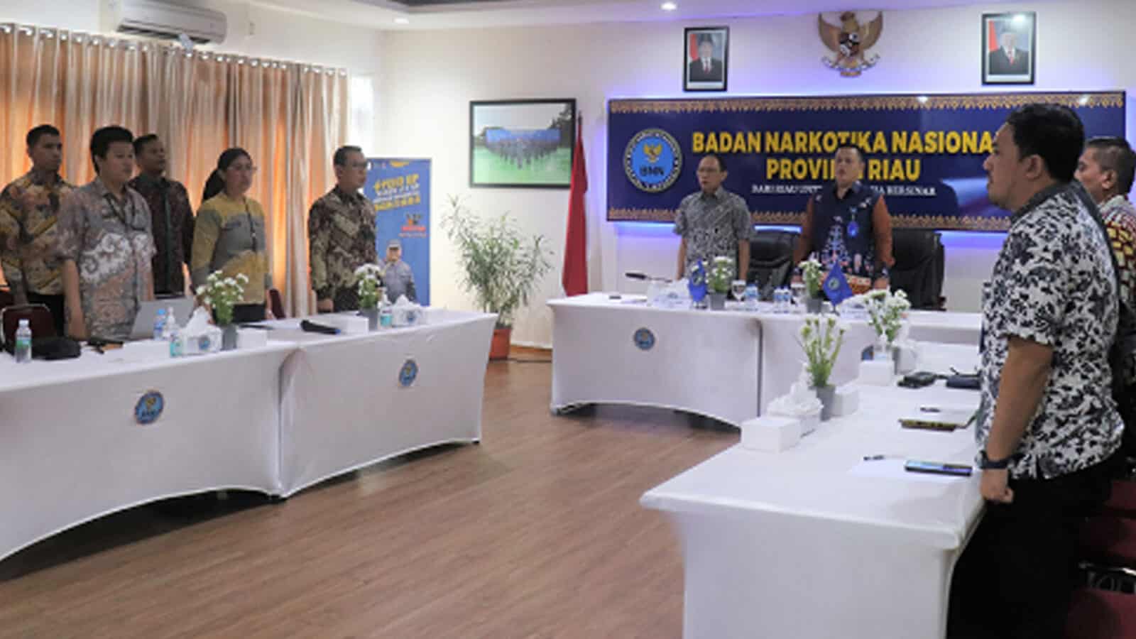 BNN RI Lakukan Supervisi Kehumasan dan Keprotokolan di BNN Provinsi Riau dan BNN Kota: Memastikan Keterpaduan Optimal BNN RI Lakukan Supervisi Kehumasan dan Keprotokolan di BNN Provinsi Riau dan BNN Kota: Memastikan Keterpaduan Optimal