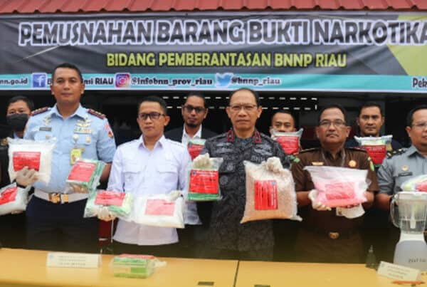 Sinergitas BNPP Riau dan AVSEC Bandara SSK II Ungkap Peredaran Narkotika Shabu dan Ekstasi Antar Provinsi