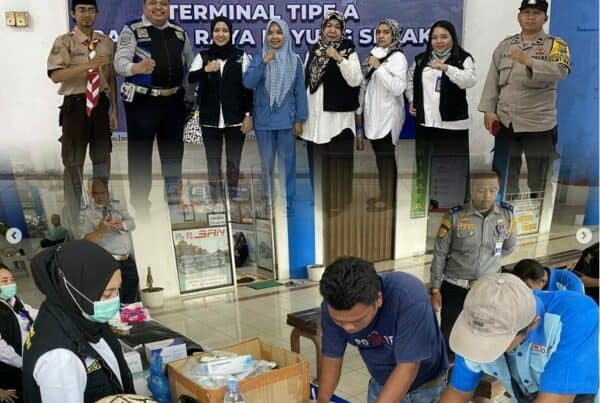 “BNNP Riau Gencar Lakukan Deteksi Dini Narkoba: Tes Urine Pengemudi Bus di Terminal AKAP BRPS Pekanbaru Selama Liburan Tahun Baru”