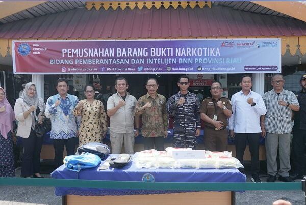 Sinergitas BNN Provinsi Riau Dengan Danlanal Dumai Musnahkan Shabu Sebanyak 10,877.7 Kg: Langkah Besar dalam Perang Melawan Narkoba Sinergitas BNN Provinsi Riau Dengan Danlanal Dumai Musnahkan Shabu Sebanyak 10,877.7 Kg: Langkah Besar dalam Perang Melawan Narkoba