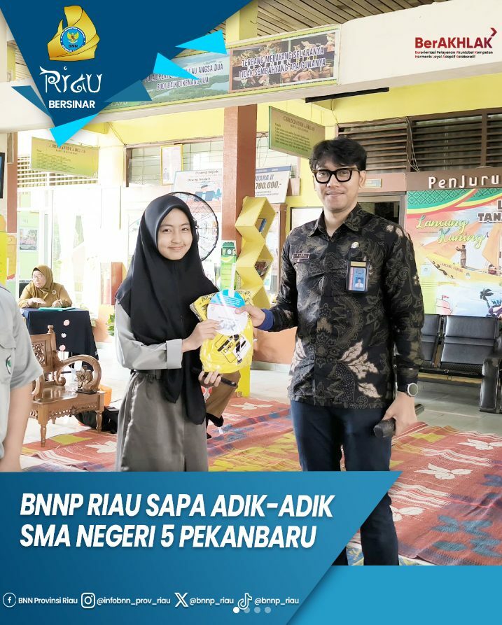 BNN Provinsi Riau Gelar Sosialisasi P4GN di SMAN 5 Pekanbaru: Edukasi dan Pencegahan Penyalahgunaan Narkoba BNN Provinsi Riau Gelar Sosialisasi P4GN di SMAN 5 Pekanbaru: Edukasi dan Pencegahan Penyalahgunaan Narkoba